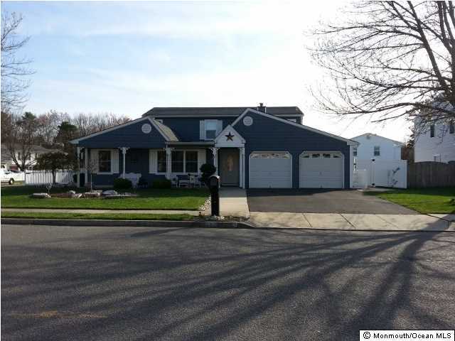 3 Hedgewood Road Howell, NJ 07731 - Photo 1 of 3 Primary Photo