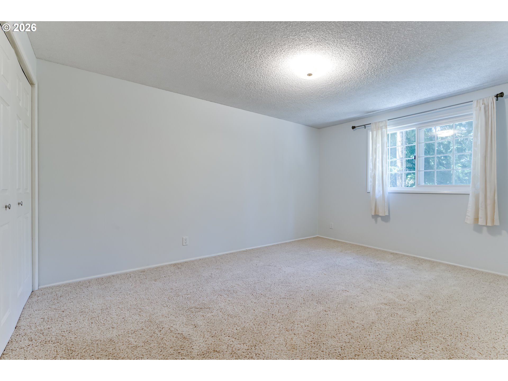 88119 Tiki Lane Springfield, OR 97478 - Photo 29 of 46 Bedroom
