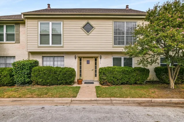 $299,900 | 745 East Oltorf Street, Unit 201, Austin, TX 78704