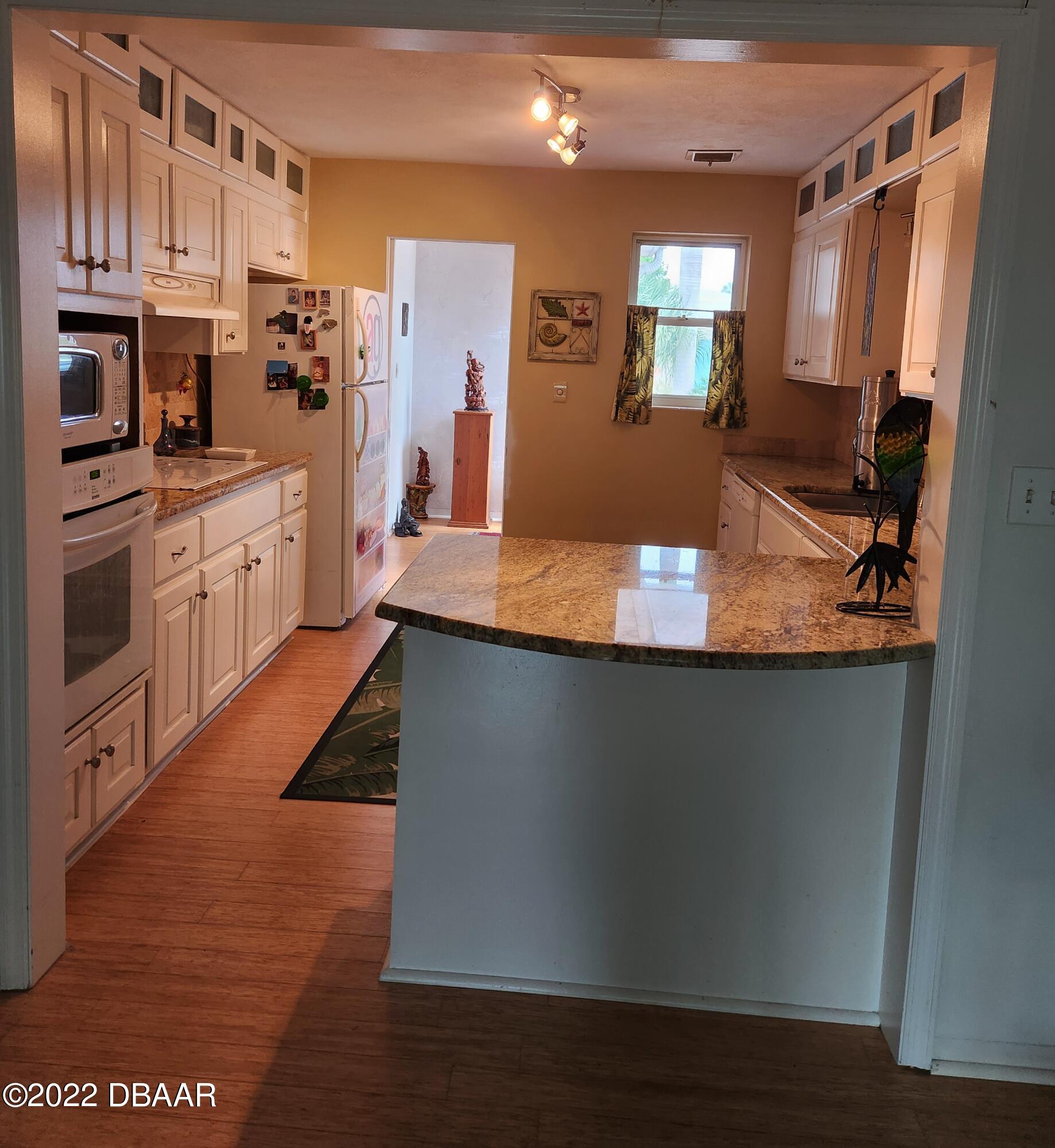 872 Marvin Road Ormond Beach, FL 32176 - Photo 11 of 39 Kitchen nook.