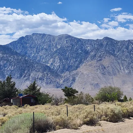 a view of mountain view with mountain view in back