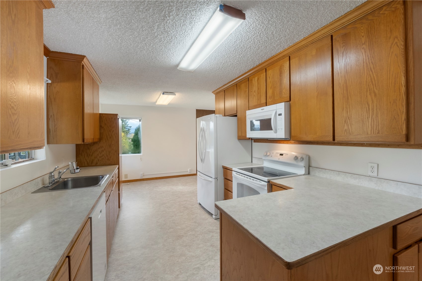 19234 Southeast 170th Street Renton, WA 98058 - Photo 8 of 20 Gallery Image 8