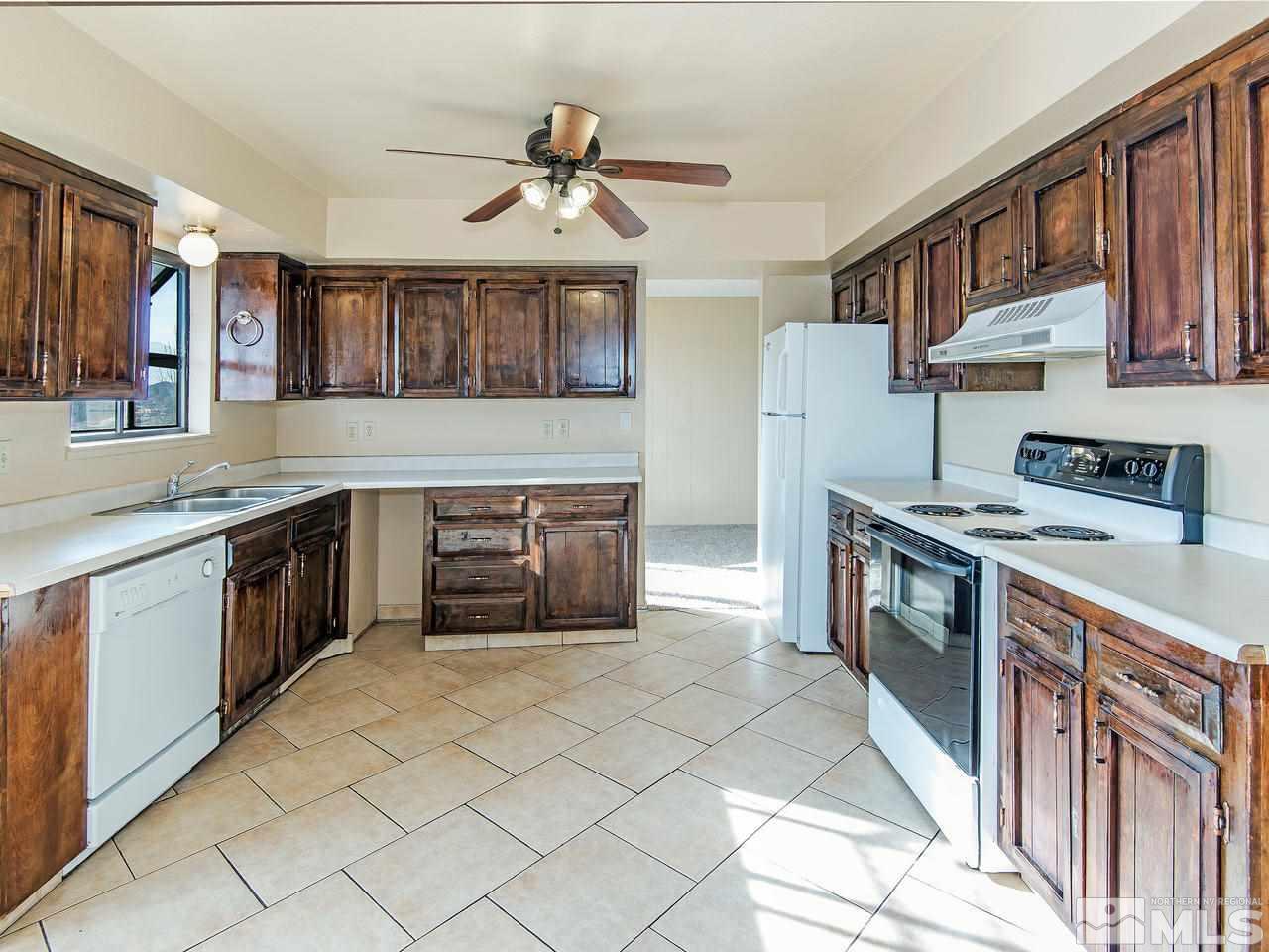 2895 Everett Drive Reno, NV 89503 - Photo 6 of 25 Photo 6