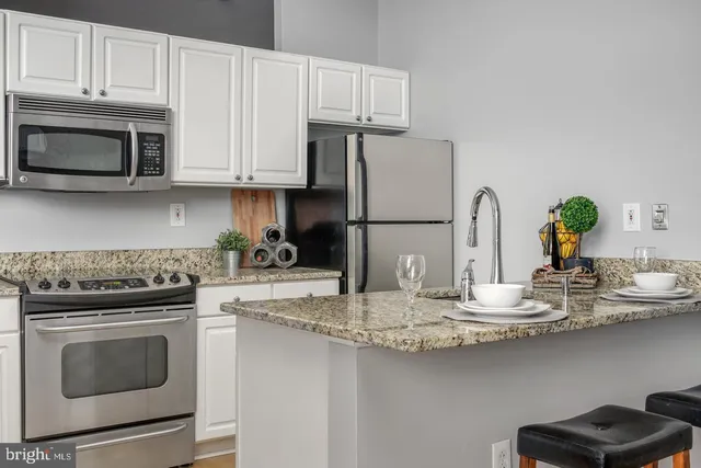 $255,000 | 315 Arch Street, Unit 406, Philadelphia, PA 19106