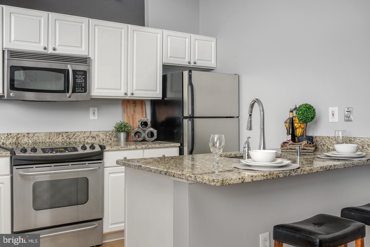 315 Arch Street, Unit 406 Philadelphia, PA 19106 - Photo 11 of 14