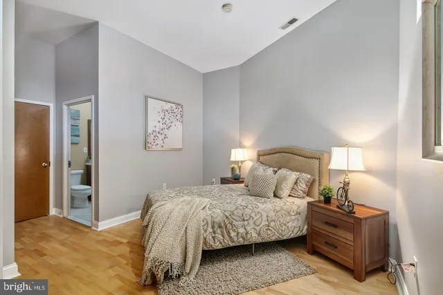 $255,000 | 315 Arch Street, Unit 406, Philadelphia, PA 19106