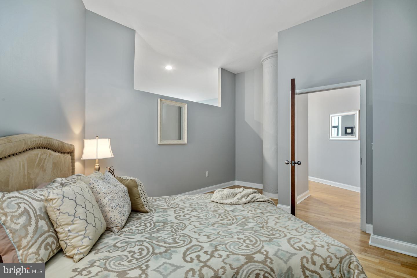 315 Arch Street, Unit 406 Philadelphia, PA 19106 - Photo 8 of 14 Bedroom - virtually staged