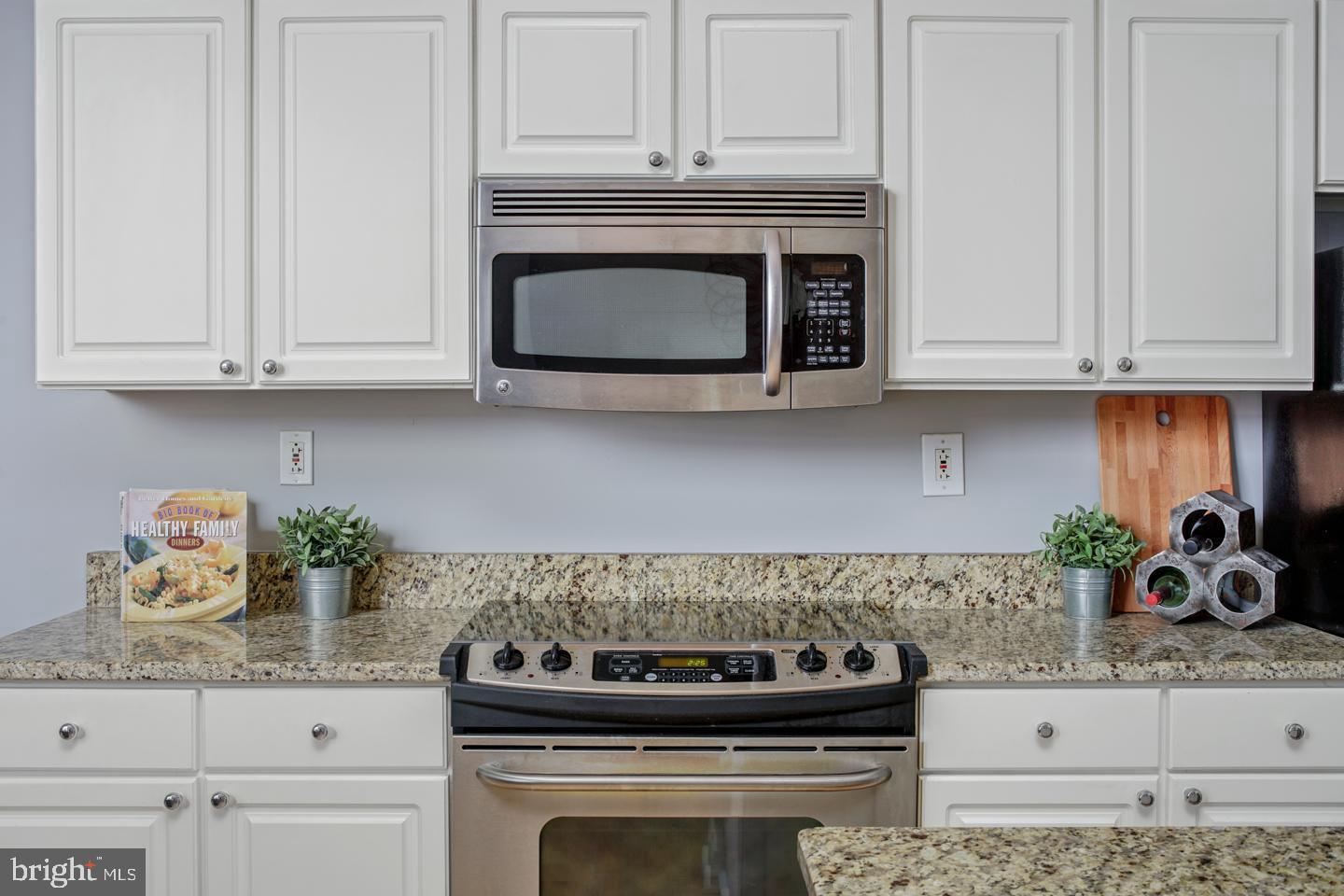 315 Arch Street, Unit 406 Philadelphia, PA 19106 - Photo 10 of 14