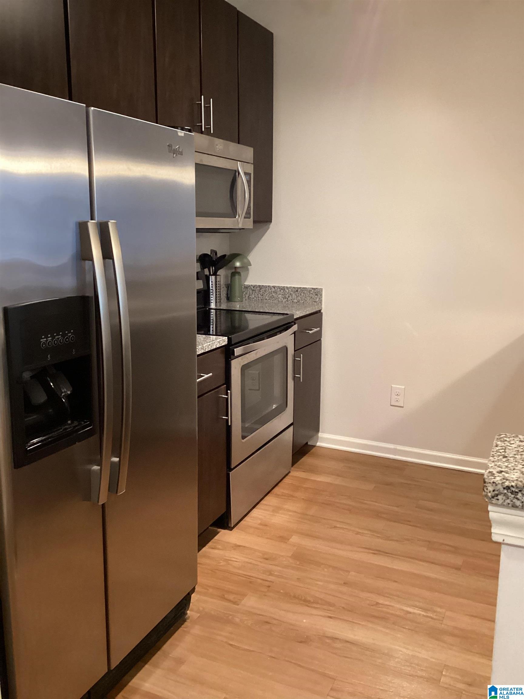 1860 Oxmoor Road, Unit 532 Birmingham, AL 35209 - Photo 2 of 17