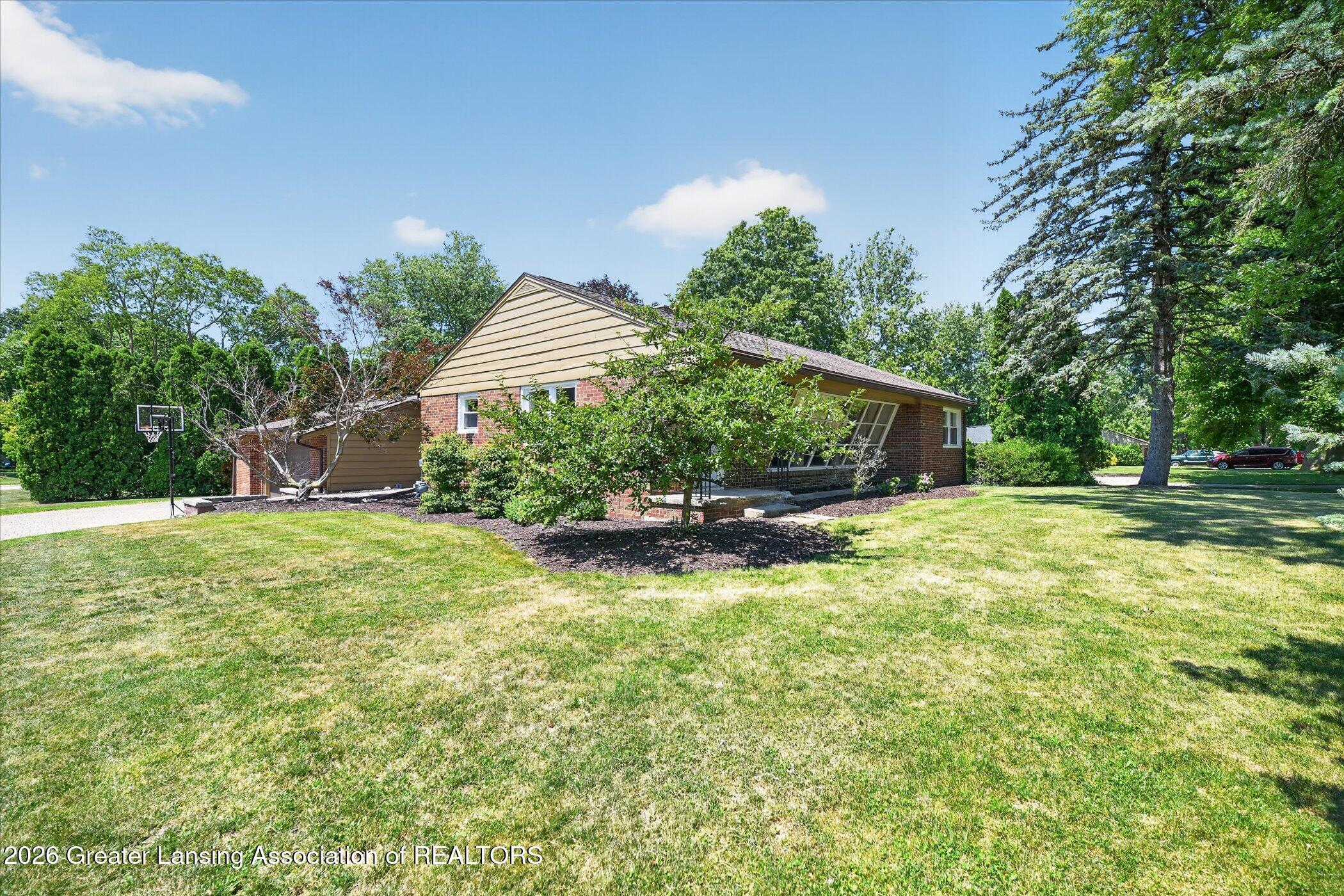 876 Riverside Drive Portland, MI 48875 - Photo 34 of 60 05-876-Riverside-Dr-WindowStill