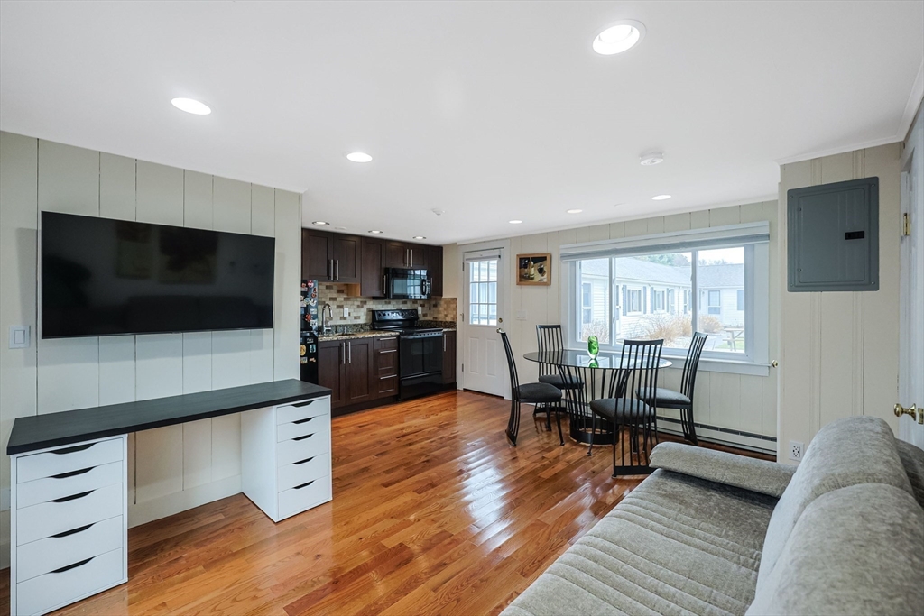 174 Captain Chase Road, Unit 10 Dennis, MA 02639 - Photo 2 of 37