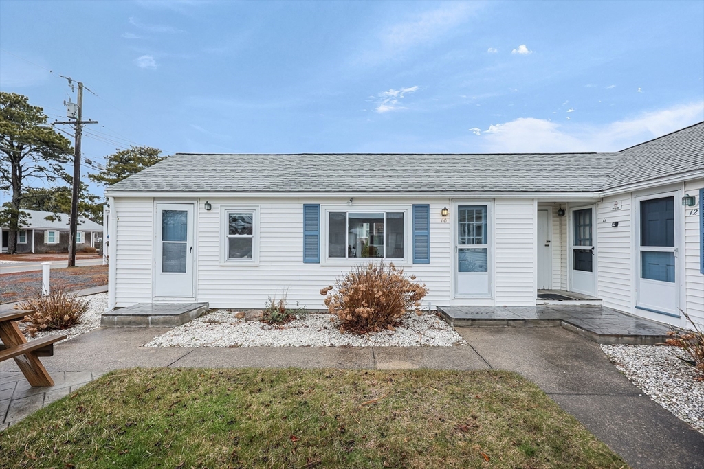 174 Captain Chase Road, Unit 10 Dennis, MA 02639 - Photo 4 of 37