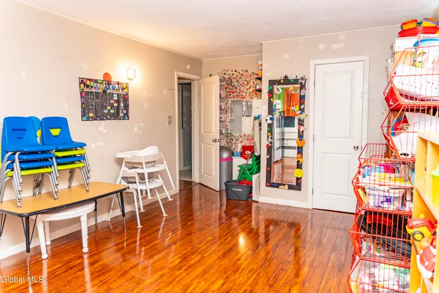 $300,000 | 160 Shaker Road, Albany, NY 12211