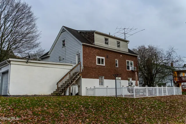 $300,000 | 160 Shaker Road, Albany, NY 12211