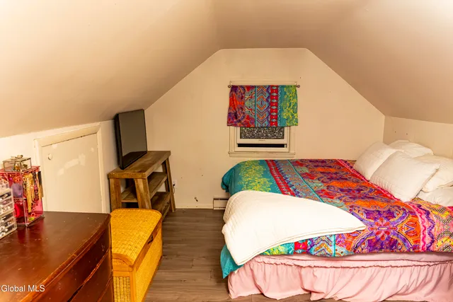 $300,000 | 160 Shaker Road, Albany, NY 12211