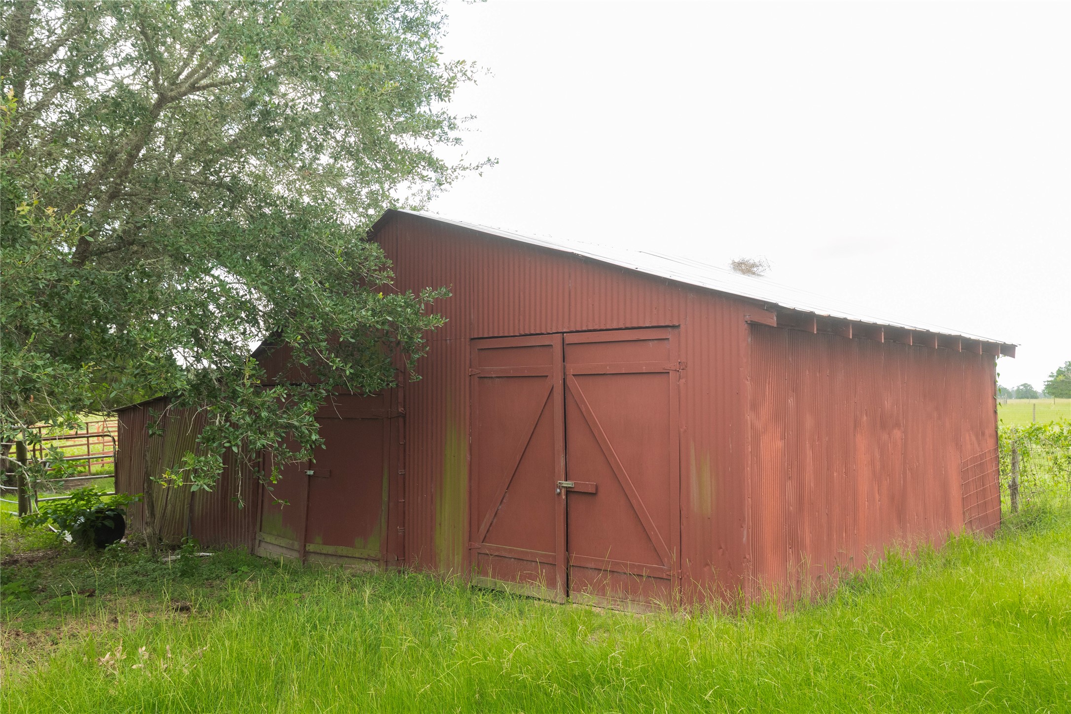 4721 Andreas Road Round Top, TX 78954 - Photo 9 of 20 Storage/Equipment Barn