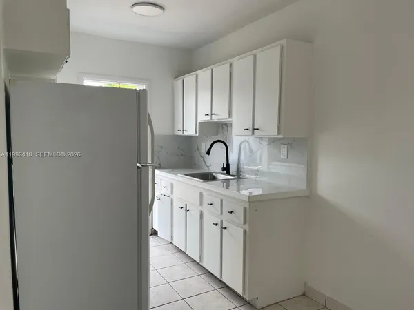 $1,400 | 6025 Polk Street, Unit 8, Hollywood, FL 33024