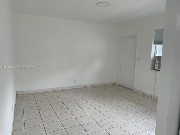 $1,400 | 6025 Polk Street, Unit 8, Hollywood, FL 33024