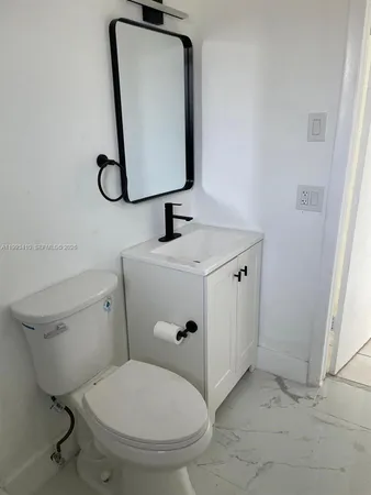 $1,400 | 6025 Polk Street, Unit 8, Hollywood, FL 33024