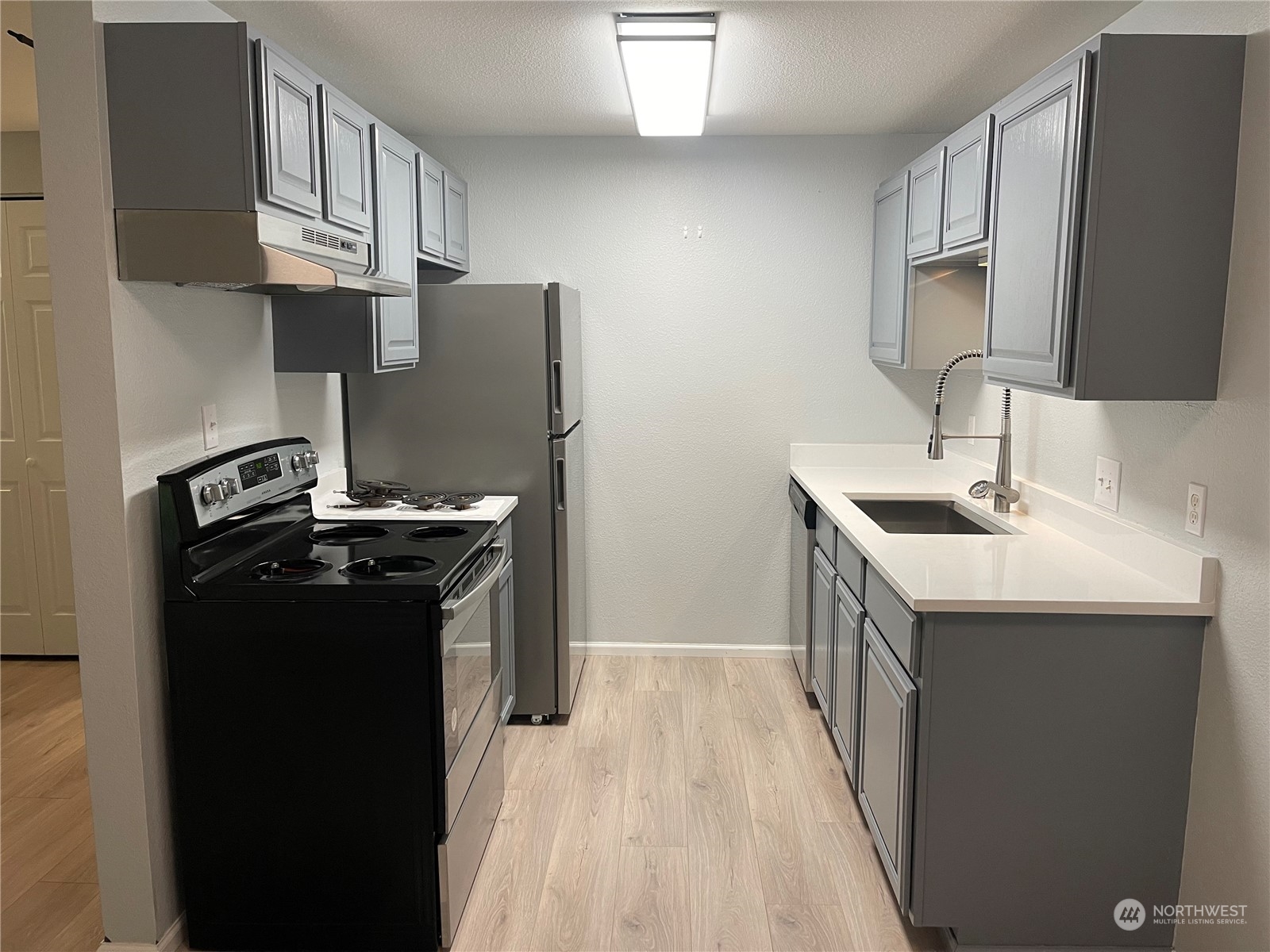3206 Pine Road Northeast, Unit B2 Bremerton, WA 98310 - Photo 7 of 17 Gallery Image 7