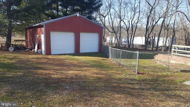 338 Yorkana Road York, PA 17406 - Photo 4 of 15 Gallery Image 4