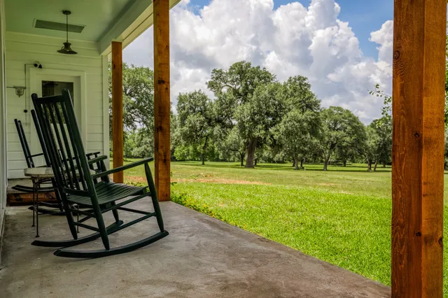 $499,000 | 4 Artesian Park Lane, Brenham, TX 77833
