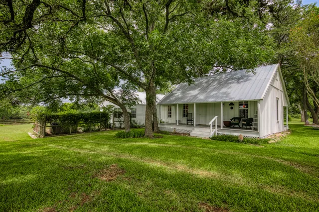 $499,000 | 4 Artesian Park Lane, Brenham, TX 77833