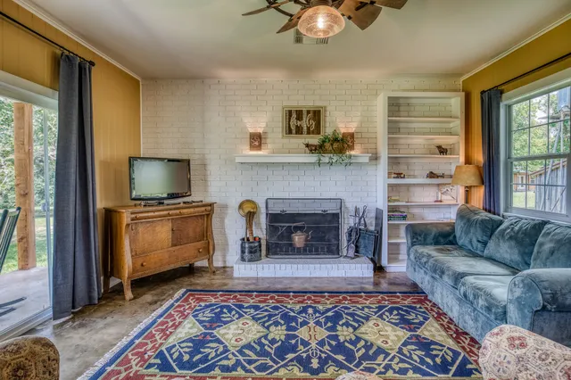 $499,000 | 4 Artesian Park Lane, Brenham, TX 77833