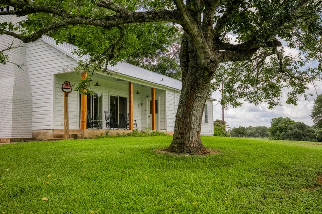 $499,000 | 4 Artesian Park Lane, Brenham, TX 77833