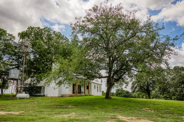 $499,000 | 4 Artesian Park Lane, Brenham, TX 77833