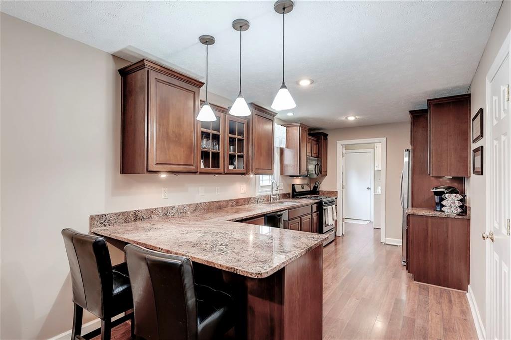 7430 Hickory Road Indianapolis, IN 46259 - Photo 10 of 29 Gallery Image 10