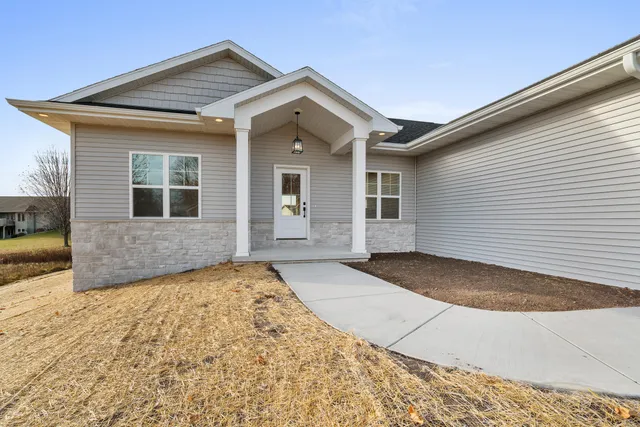 $579,900 | 4313 Deerbrook Lane, Manitowoc, WI 54220