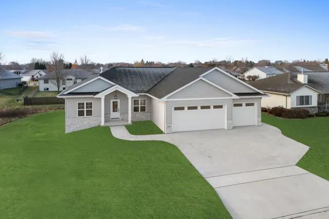 $579,900 | 4313 Deerbrook Lane, Manitowoc, WI 54220