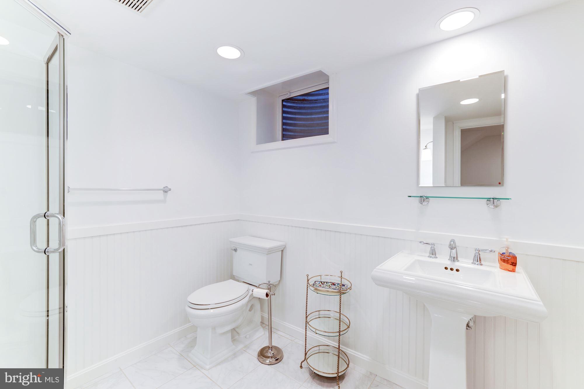9025 Edgepark Road Vienna, VA 22182 - Photo 22 of 30 Gallery Image 22