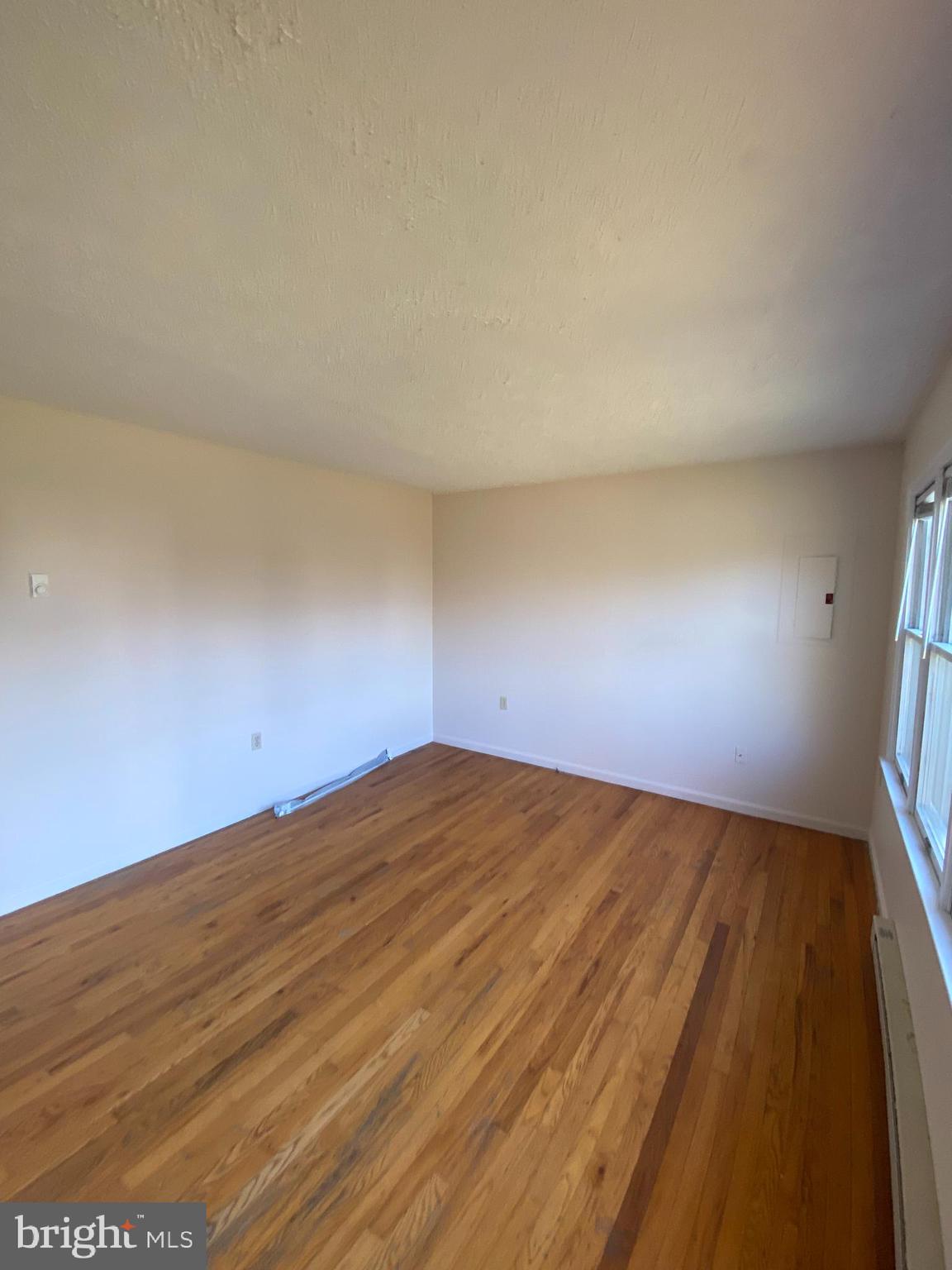 116 Cascade Circle Stephens City, VA 22655 - Photo 2 of 14 Living Room