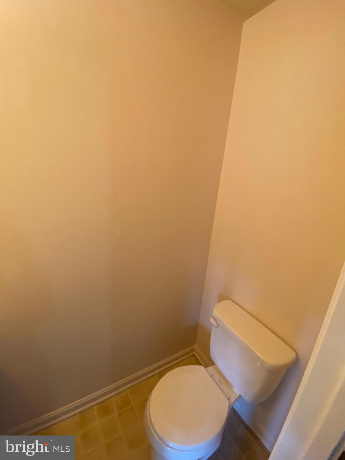 116 Cascade Circle Stephens City, VA 22655 - Photo 6 of 14 Half bath downstairs