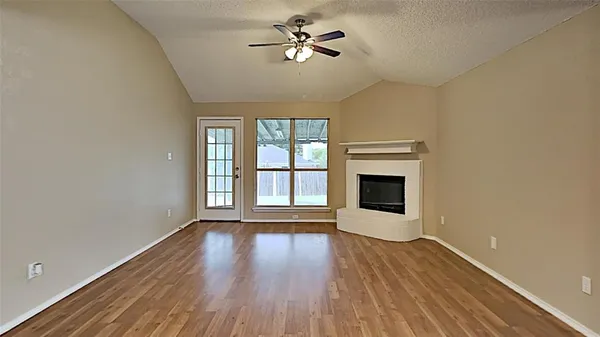 $2,000 | 8033 Summer Sun Drive, Fort Worth, TX 76137
