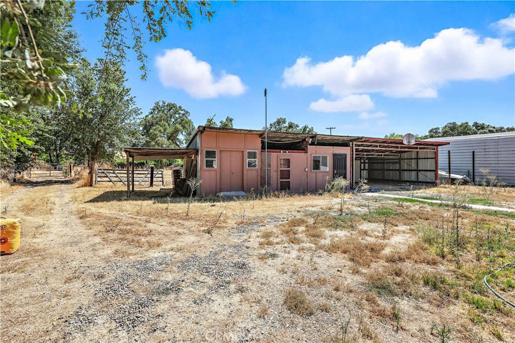 6345 Merced Falls Road Snelling, CA 95369 - Photo 36 of 54 a front view of a house with a yard
