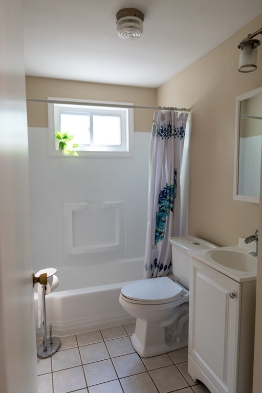 26 Sunset Road Dracut, MA 01826 - Photo 11 of 37