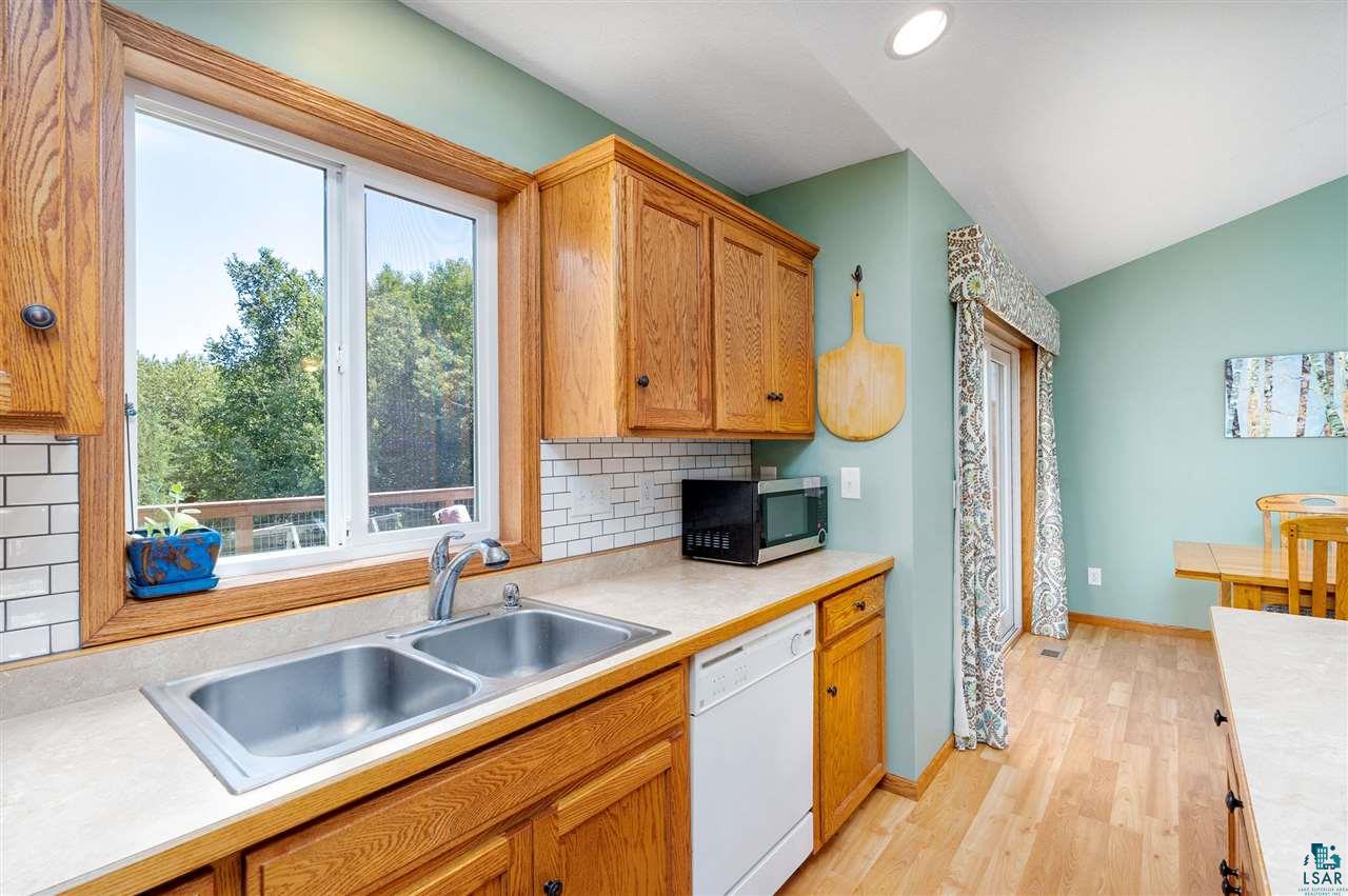 2304 Apple Ridge Drive Duluth, MN 55811 - Photo 11 of 28 Kitchen