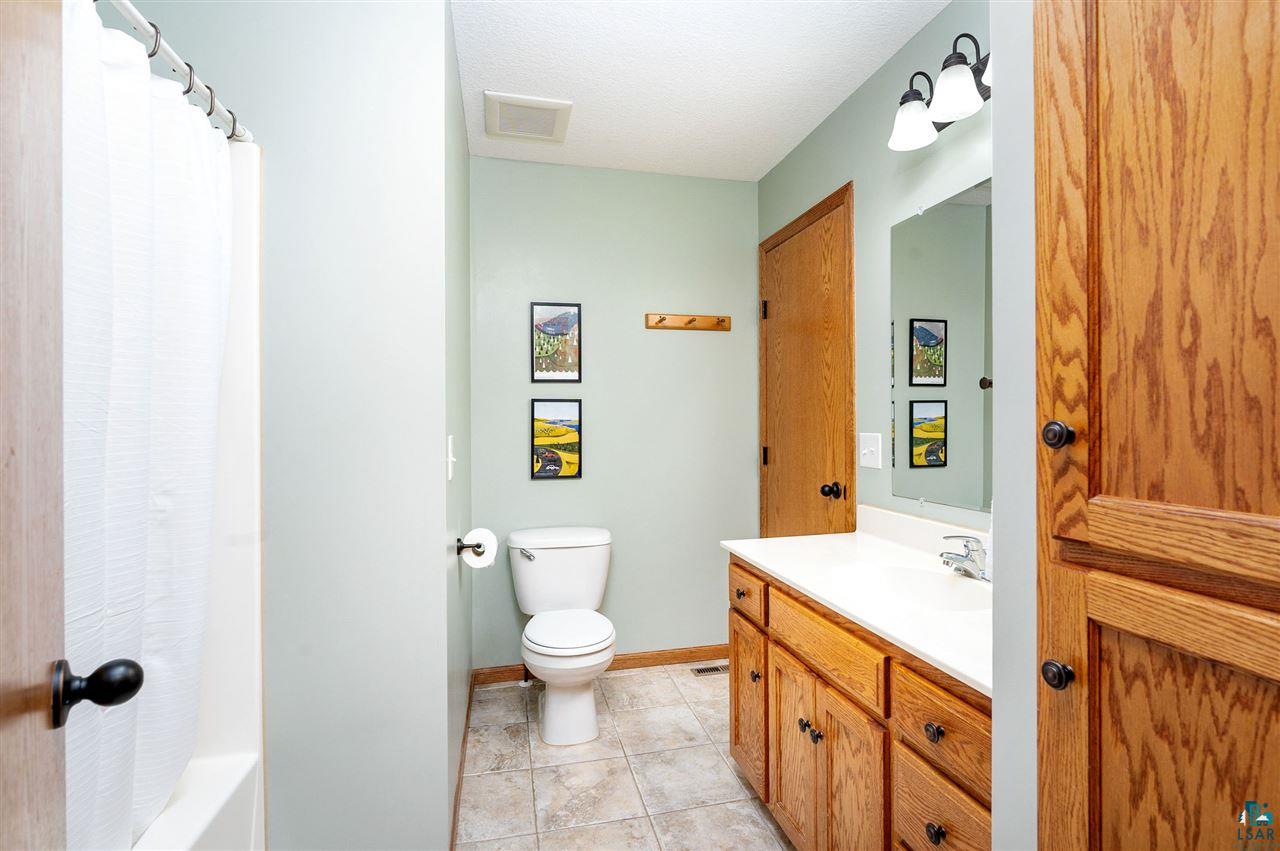 2304 Apple Ridge Drive Duluth, MN 55811 - Photo 14 of 28 Main Level Full Bath
