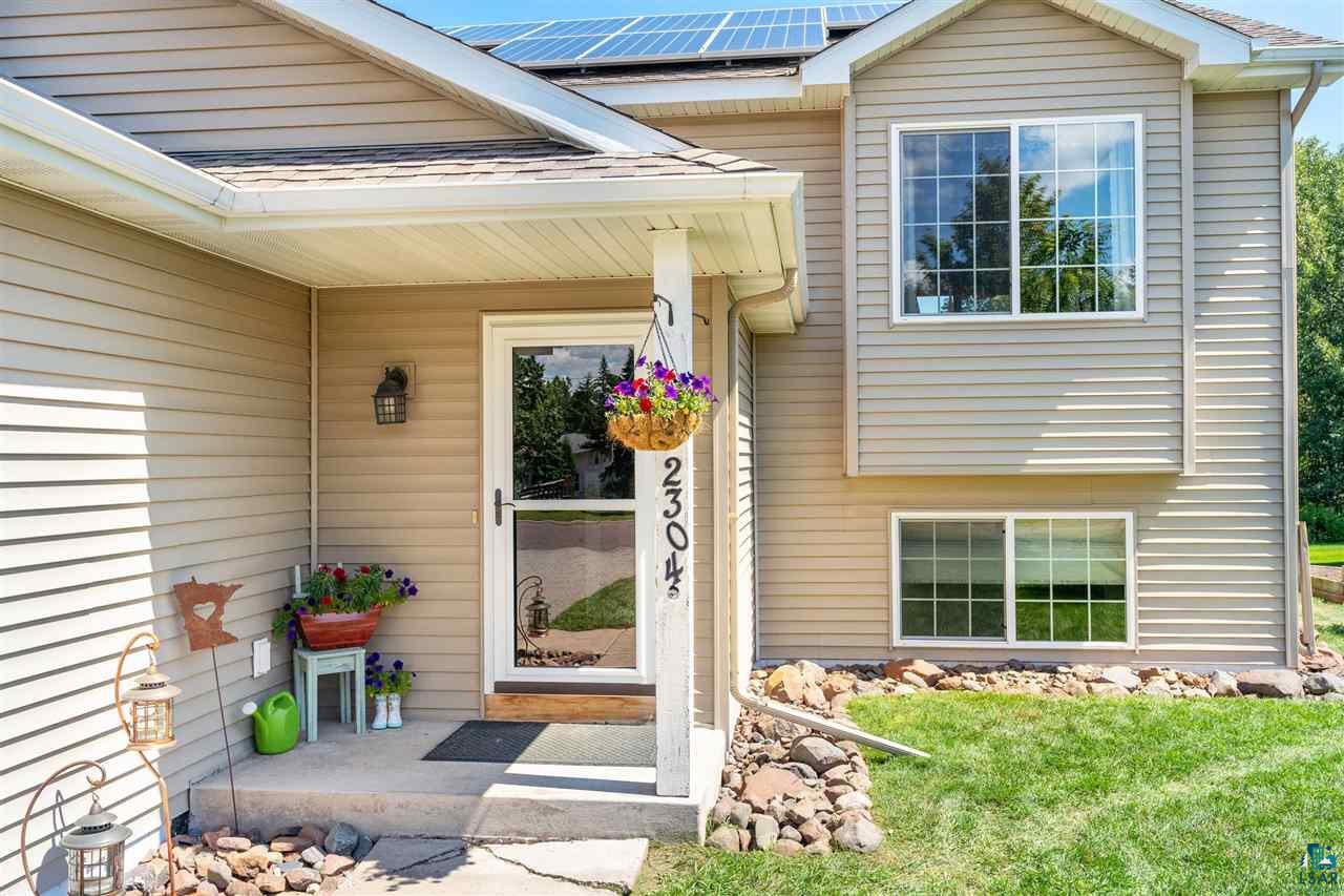 2304 Apple Ridge Drive Duluth, MN 55811 - Photo 2 of 28 Front Entrance