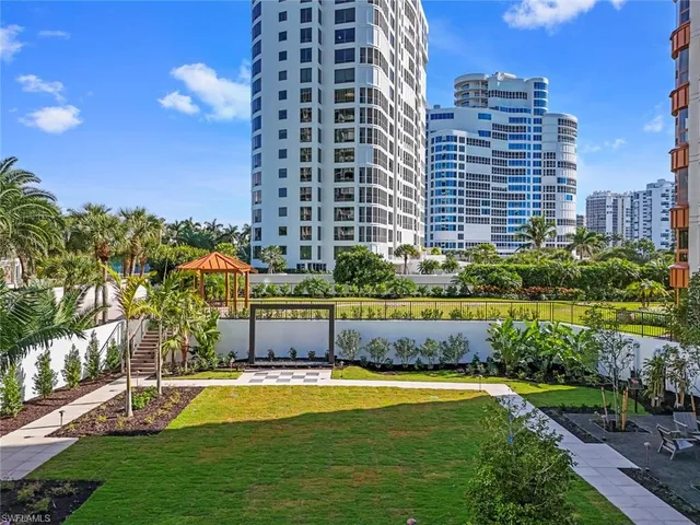 $1,700,000 | 4251 Gulf Shore Boulevard North, Unit 6A, Naples, FL 34103
