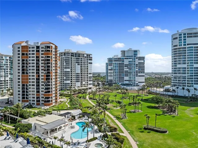 $1,700,000 | 4251 Gulf Shore Boulevard North, Unit 6A, Naples, FL 34103