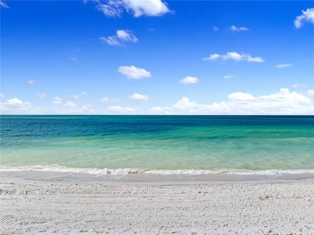 $1,700,000 | 4251 Gulf Shore Boulevard North, Unit 6A, Naples, FL 34103