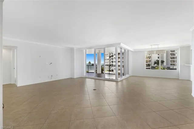 $1,700,000 | 4251 Gulf Shore Boulevard North, Unit 6A, Naples, FL 34103
