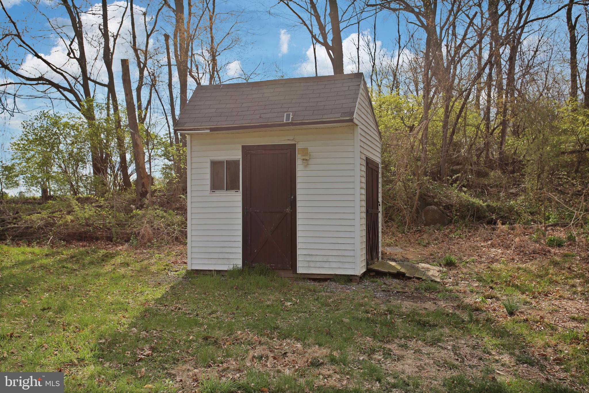 2117 Quarry Road Lebanon, PA 17046 - Photo 14 of 22 Gallery Image 14
