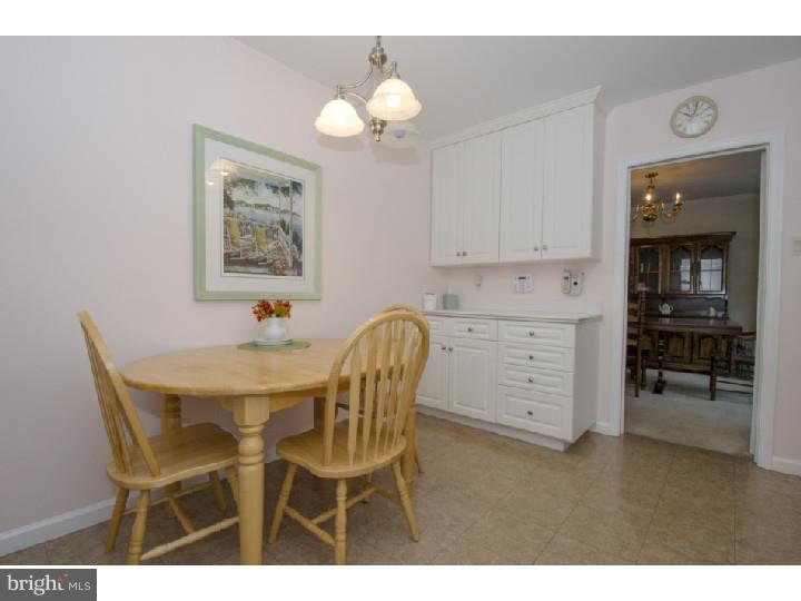 438 Brookwood Road Wayne, PA 19087 - Photo 9 of 24 Kitchen