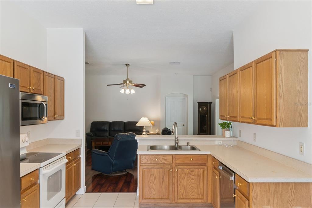 1094 Golf Point Loop Apopka, FL 32712 - Photo 7 of 30