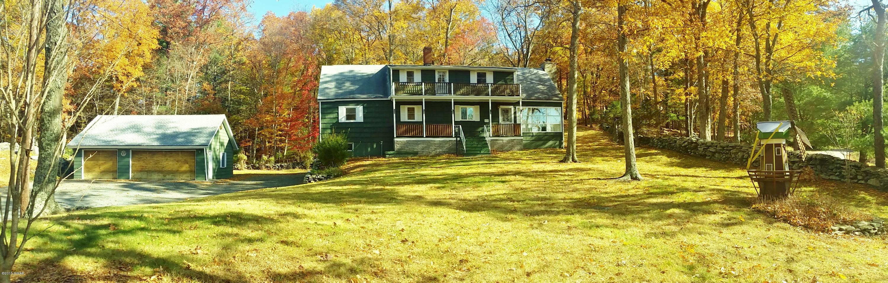 128 Gavoille Road Milford, PA 18337 - Photo 4 of 34